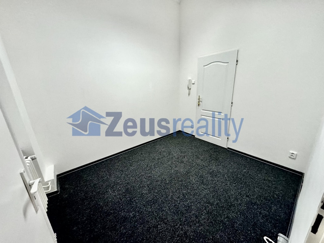 Pronájem kanceláře 12 m² — photo 4