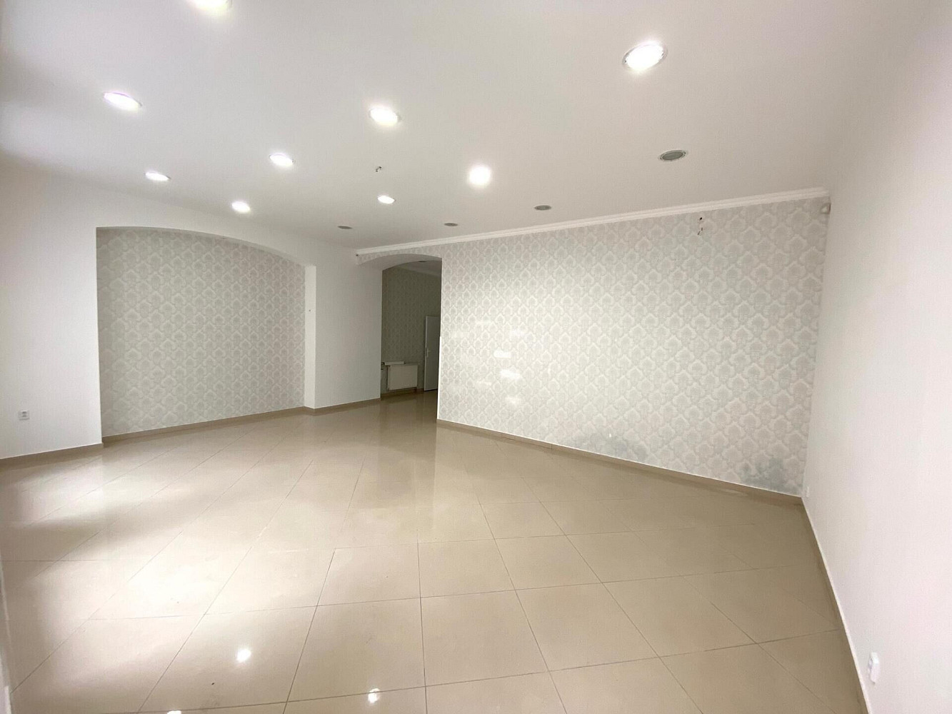 Prodej obchodních prostor 69 m² — photo 3
