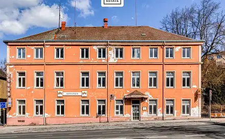 Prodej nájemního domu, činžáku 1 886 m², Studentská, Karlovy Vary - Doubí