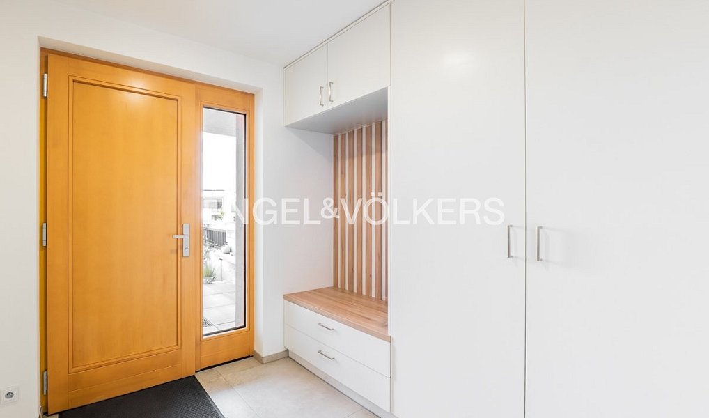 Pronájem domu 219 m² s pozemkem 341 m², Praha – náhled fotky 12