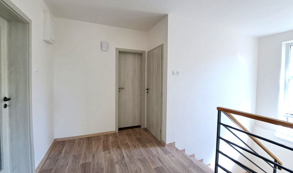 Prodej domu 230 m² s pozemkem 1 280 m², Podhradí – náhled fotky 27