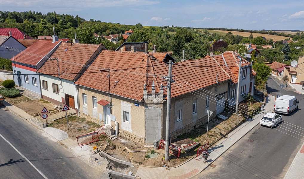 Prodej domu 220 m² s pozemkem 202 m², Koryčany – náhled fotky 2