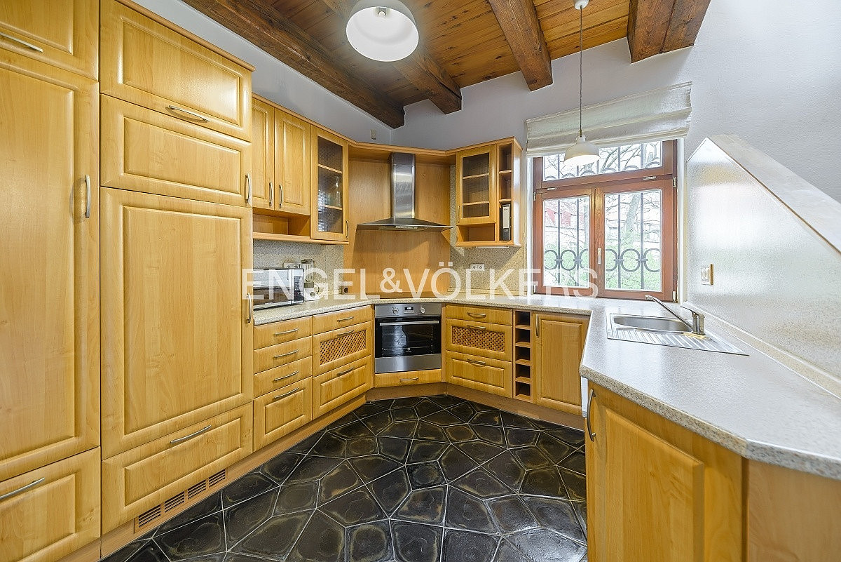 Pronájem bytu 4+kk 170 m² — photo 3