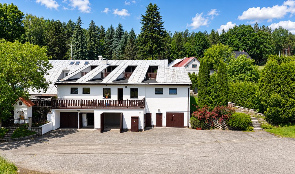 Prodej domu 1 000 m² s pozemkem 22 792 m², Radvanec – náhled fotky 9