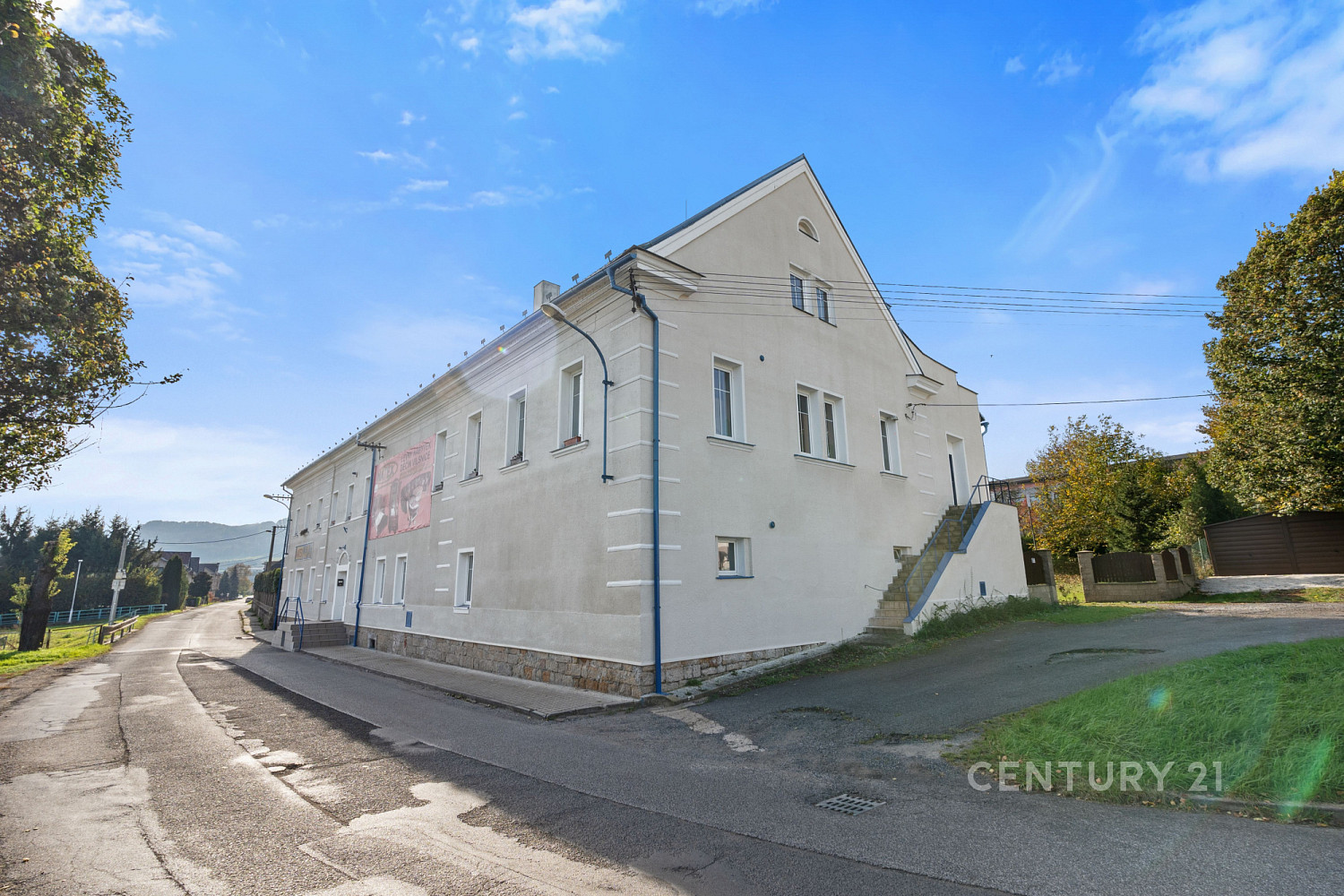 Prodej komerčního objektu (jiného typu) 900 m² — photo 2