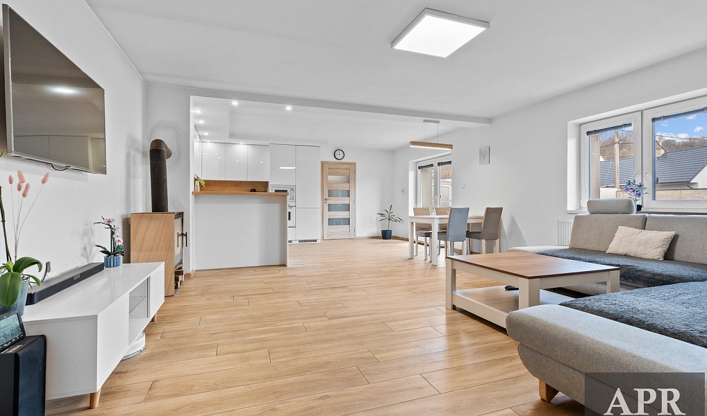 Prodej domu 228 m² s pozemkem 957 m², Pašovice – náhled fotky 9