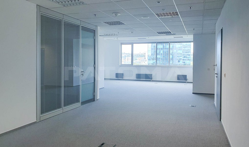 Pronájem kanceláře 307 m², Praha – náhled fotky 12