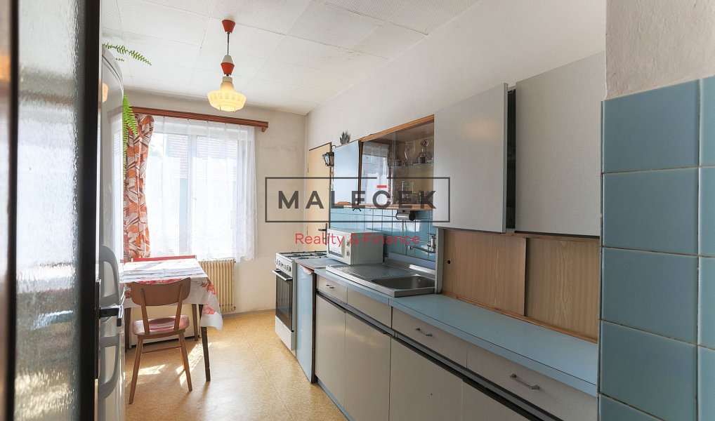 Prodej domu 325 m² s pozemkem 671 m², Nové Strašecí – náhled fotky 14