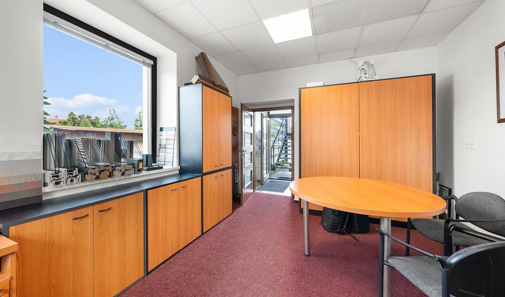 Prodej domu 340 m² s pozemkem 450 m², Jesenice – náhled fotky 15