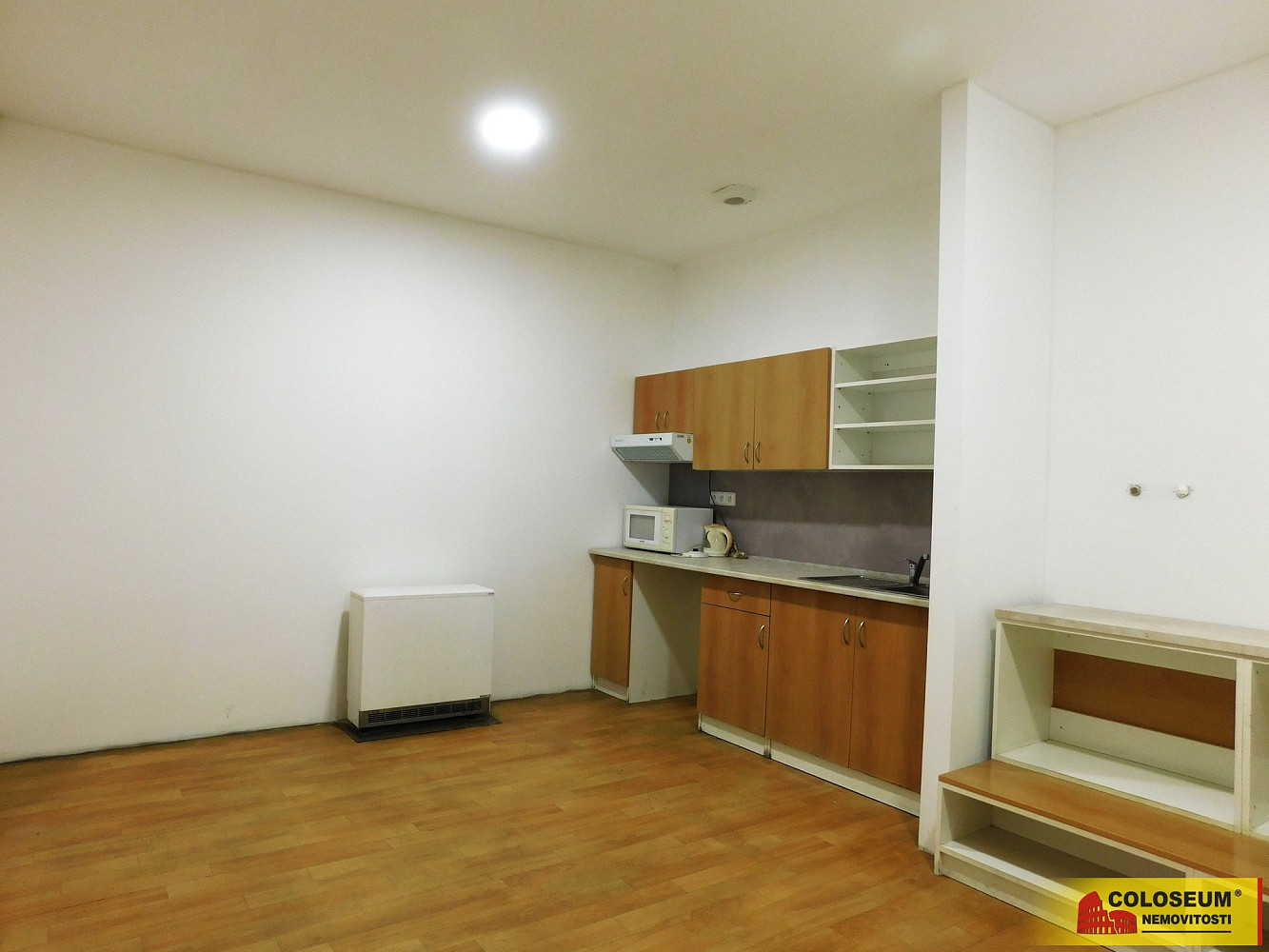 Pronájem kanceláře 462 m² – fotografie 4