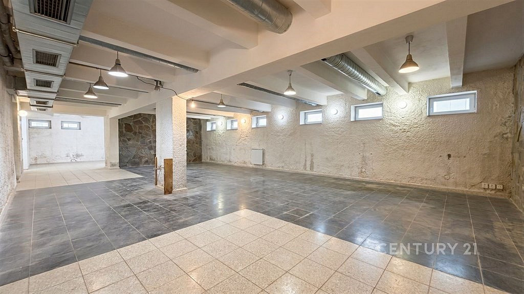 Pronájem obchodních prostor 140 m² — photo 3