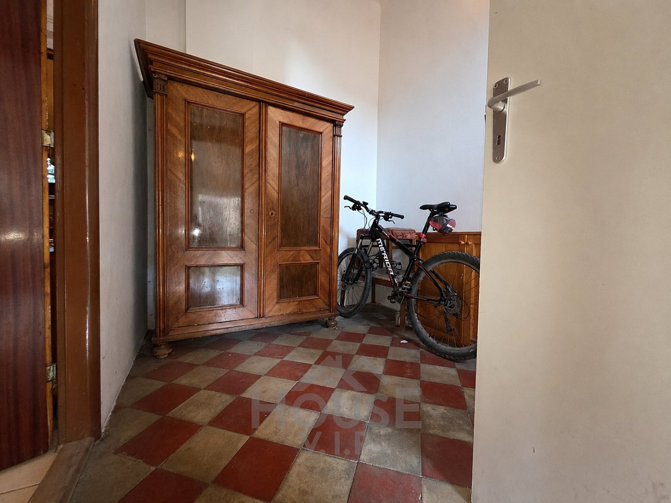 Prodej domu 275 m² s pozemkem 739 m² – fotografie 3