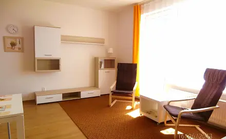 Pronájem bytu 1+kk 38 m², Hornoměcholupská, Praha 10 - Horní Měcholupy