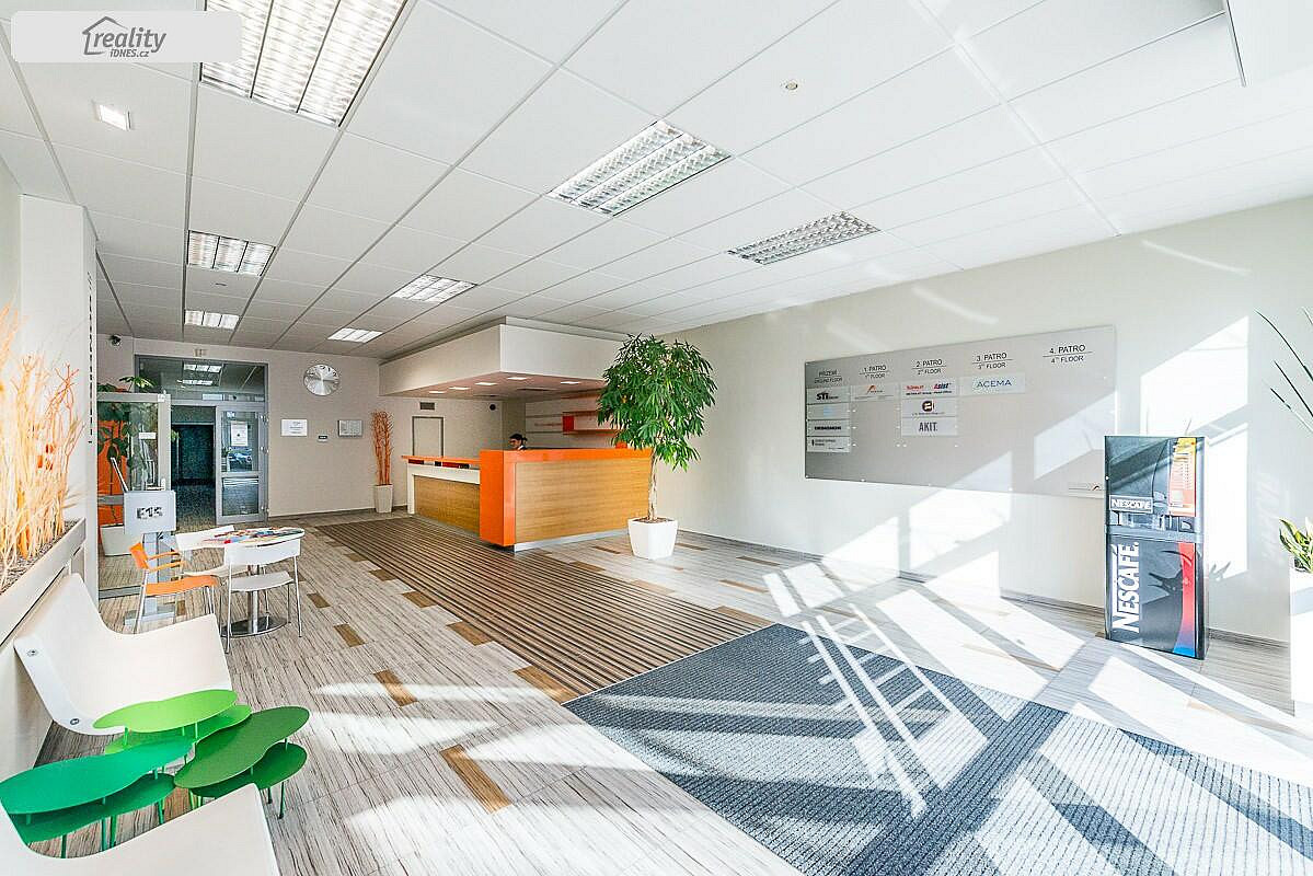 Pronájem kanceláře 417 m² — photo 4