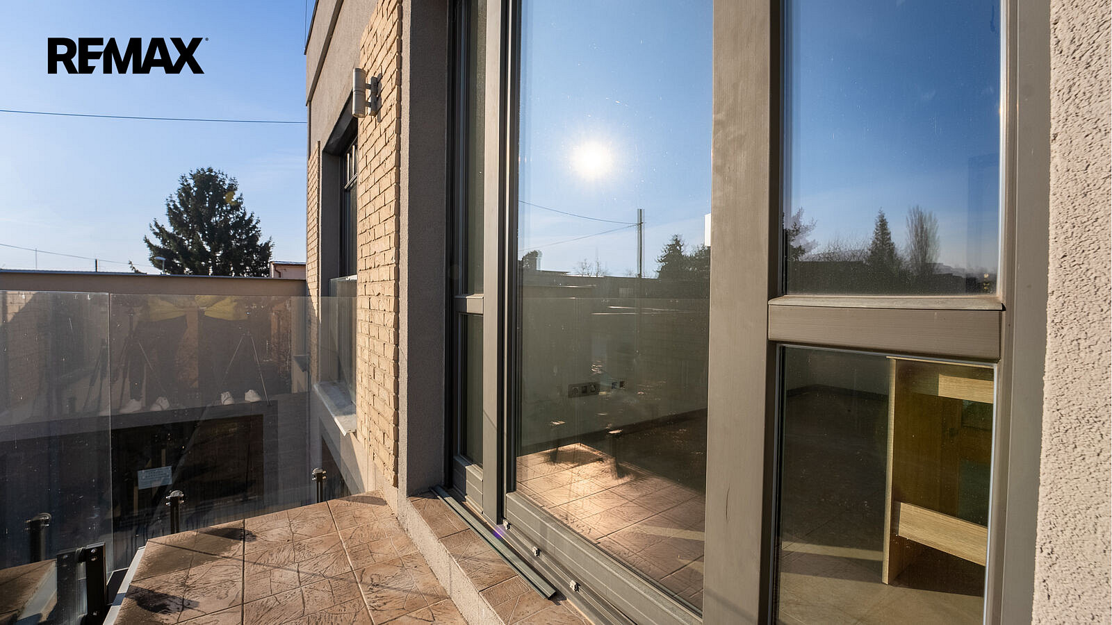 Prodej domu 280 m² s pozemkem 464 m² – fotografie 2