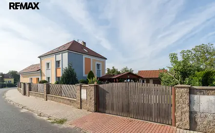Prodej domu 172 m² s pozemkem 955 m², Krakovany, okres Kolín