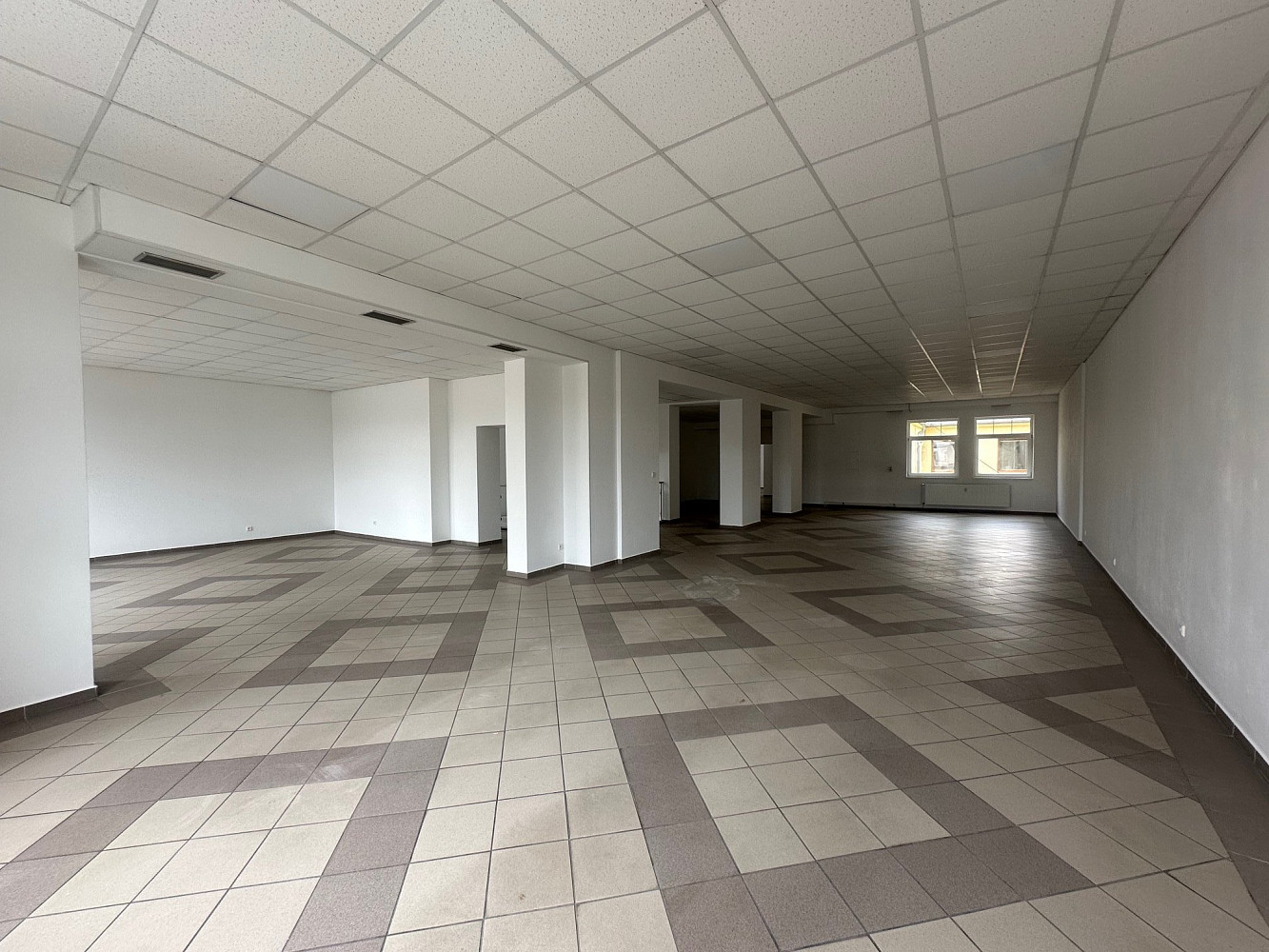 Pronájem obchodních prostor 520 m² – fotografie 5