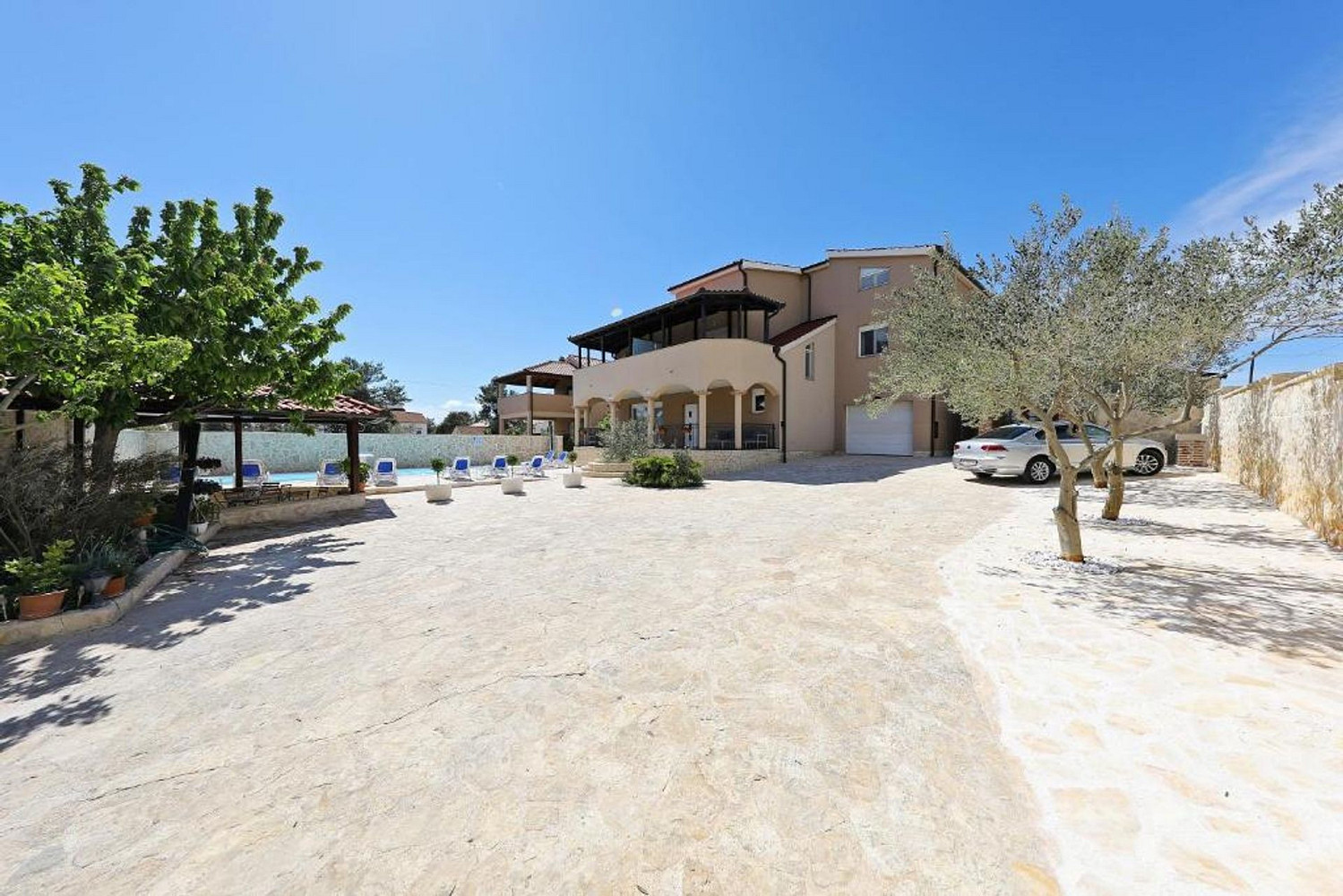 Prodej domu 476 m² s pozemkem 646 m²