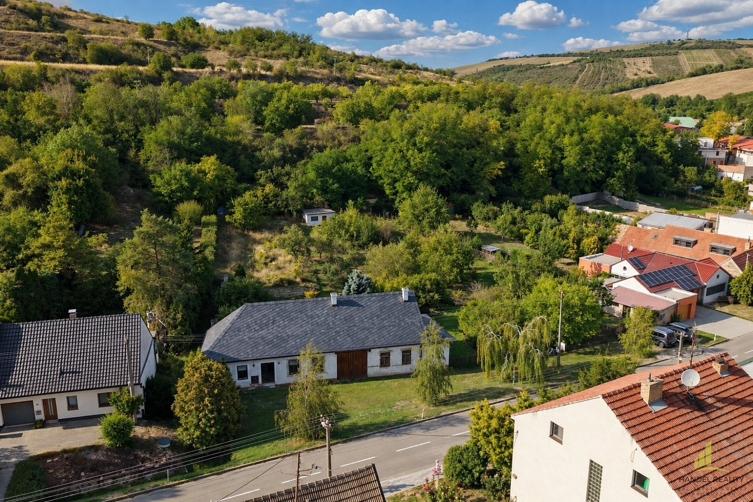 Prodej stavebního pozemku 3 500 m² – fotografie 2