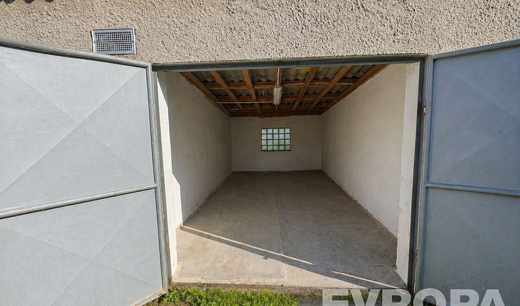 Prodej garáže 17m2, Brožíkova, Plzeň, Plzeň – náhled fotky 3