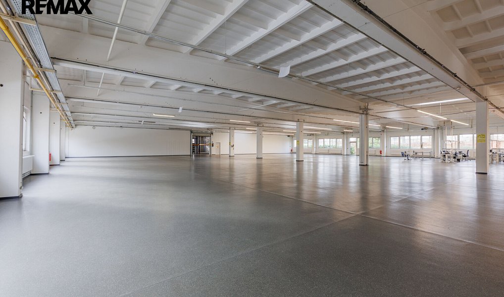 Pronájem výrobních prostor 2 489 m², Chodová Planá – náhled fotky 3