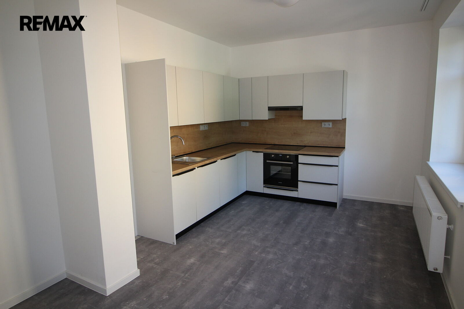 Pronájem bytu 2+kk 48 m² – fotografie 2