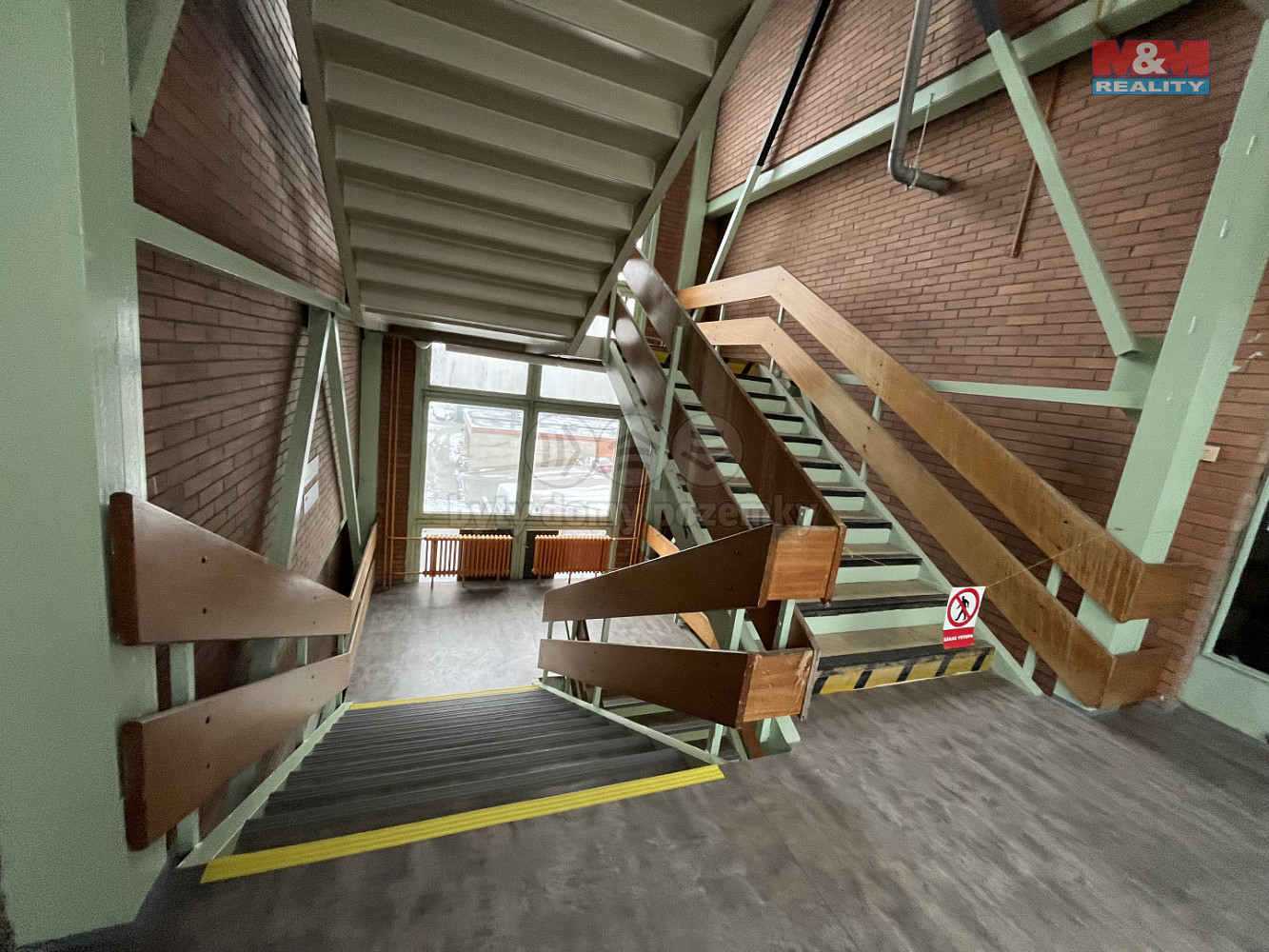 Pronájem kanceláře 19 m² – fotografie 3