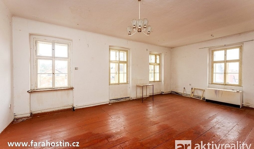 Prodej ubytovacího objektu 420 m², Hostín u Vojkovic – náhled fotky 15