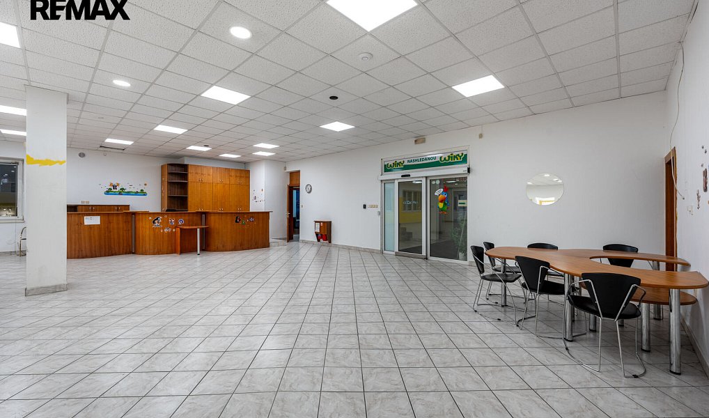 Pronájem obchodních prostor 457 m², Průhonice – náhled fotky 8