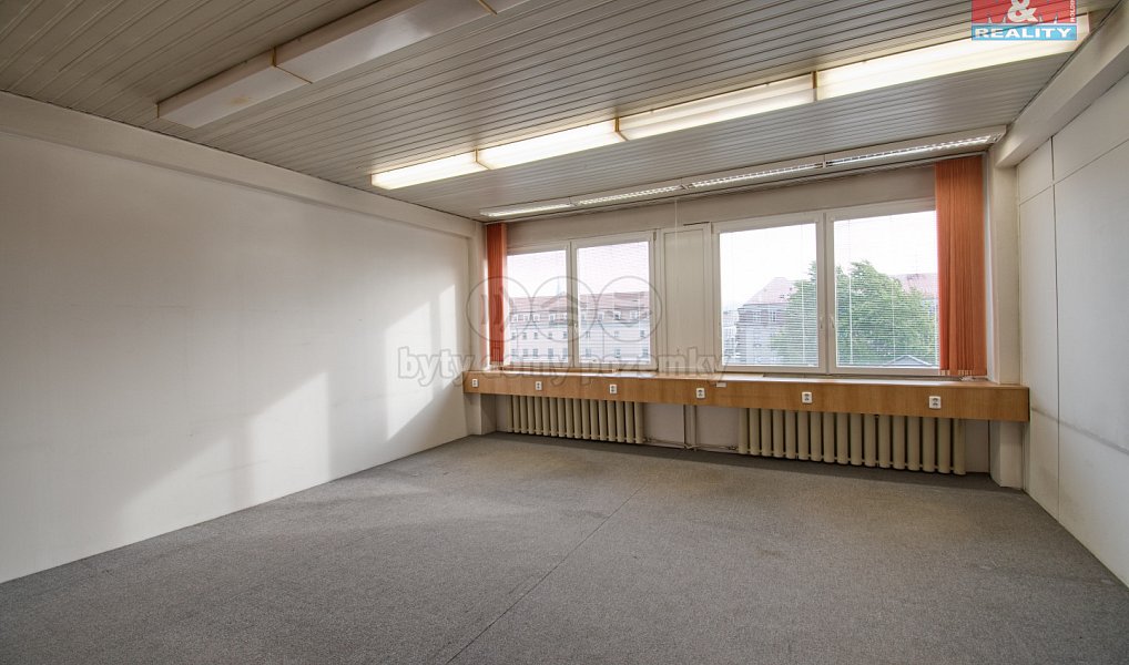 Pronájem kanceláře 29 m², Valašské Meziříčí – náhled fotky 2