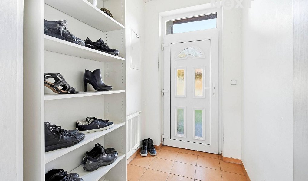 Prodej domu 145 m² s pozemkem 1 215 m², Narysov – náhled fotky 12
