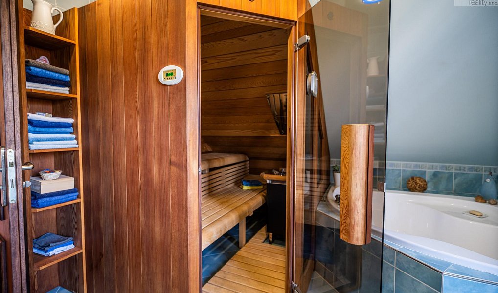 Prodej domu 372 m² s pozemkem 3 764 m², Lužice – náhled fotky 42