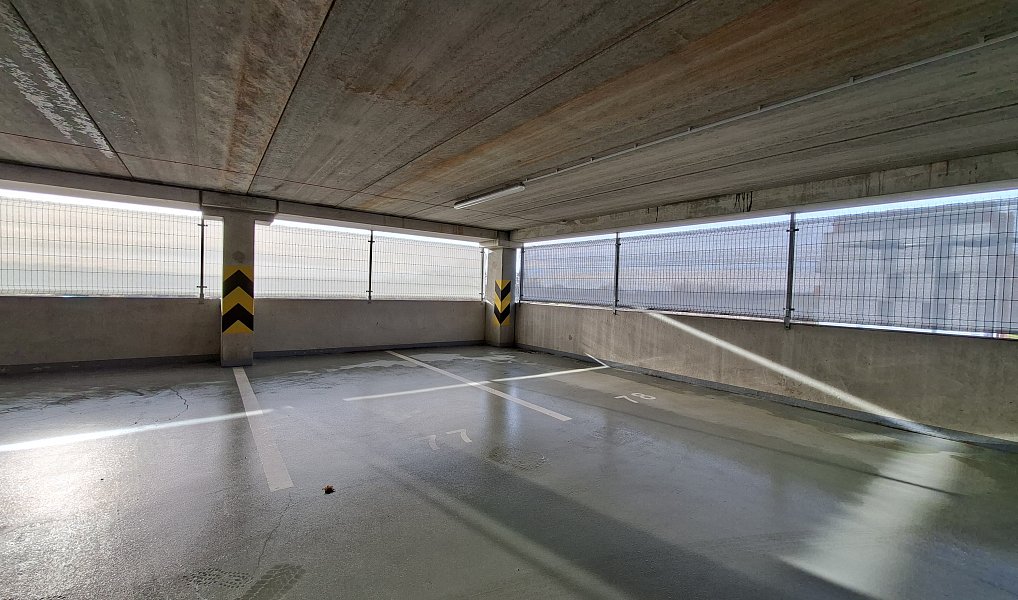 Pronájem krytého garážového stání 12,5m2, Praha 9 - ul. Bryksova, Praha – náhled fotky 6