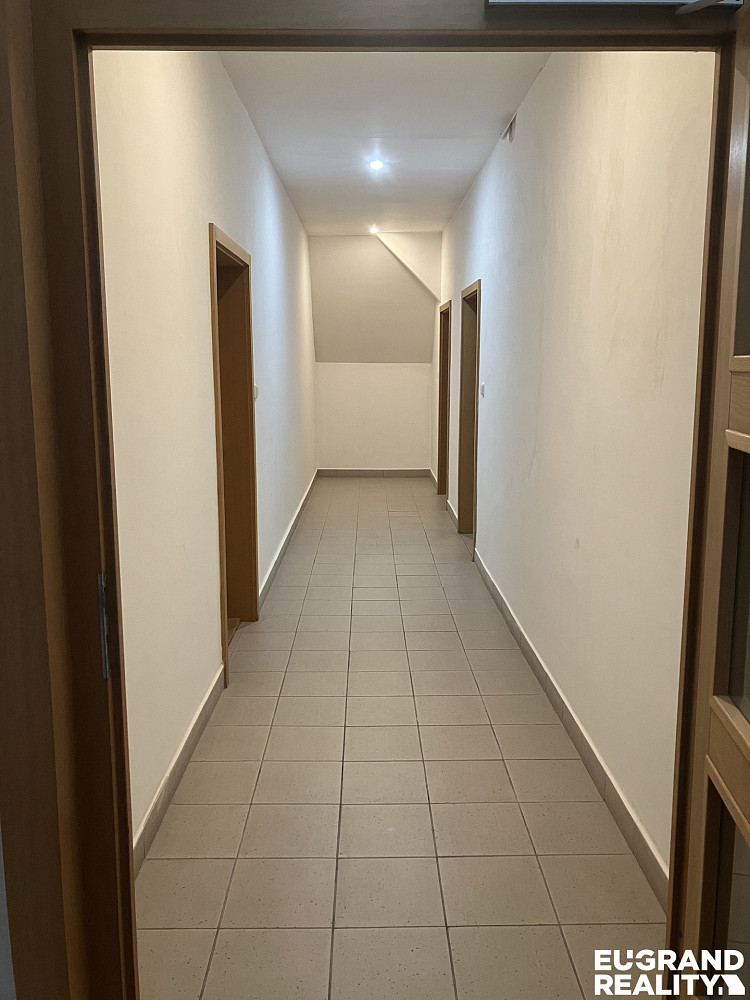 Pronájem kanceláře 94 m² – fotografie 2