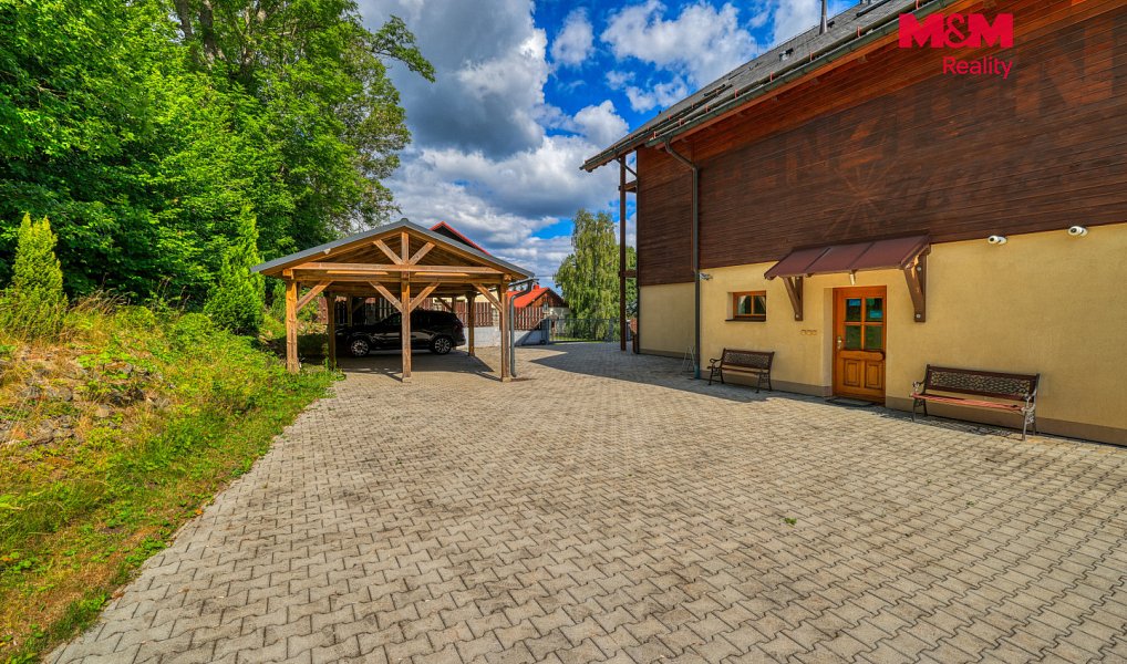 Prodej ubytovacího objektu 910 m², Železná Ruda – náhled fotky 23