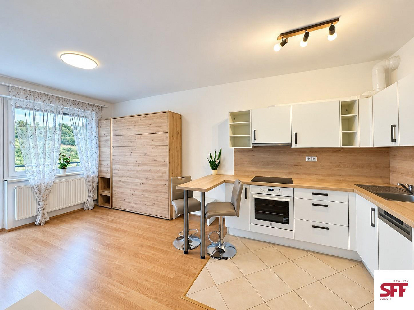Pronájem bytu 1+kk 35 m²