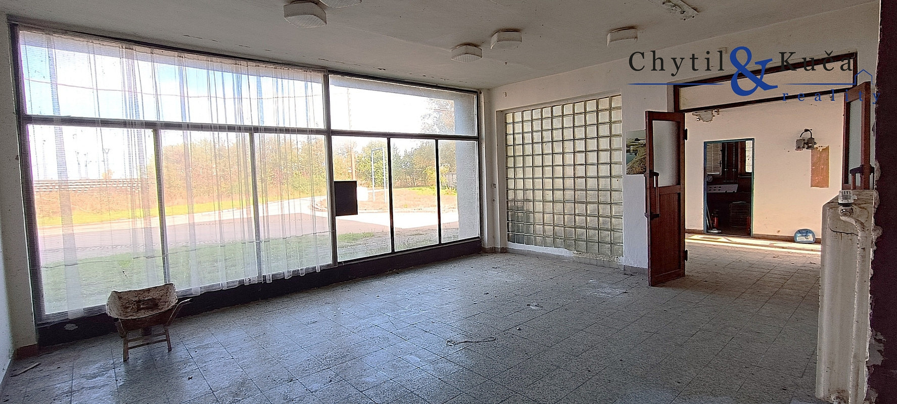 Prodej komerčního objektu (jiného typu) 1 600 m² – fotografie 5