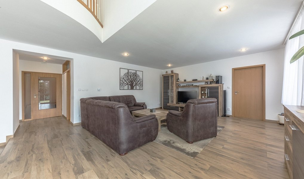 Prodej domu 260 m² s pozemkem 991 m², Praha – náhled fotky 5
