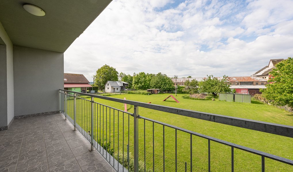 Prodej domu 340 m² s pozemkem 450 m², Jesenice – náhled fotky 35