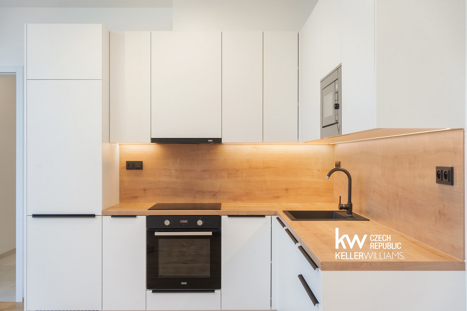 Pronájem bytu 2+kk 57 m² – fotografie 3