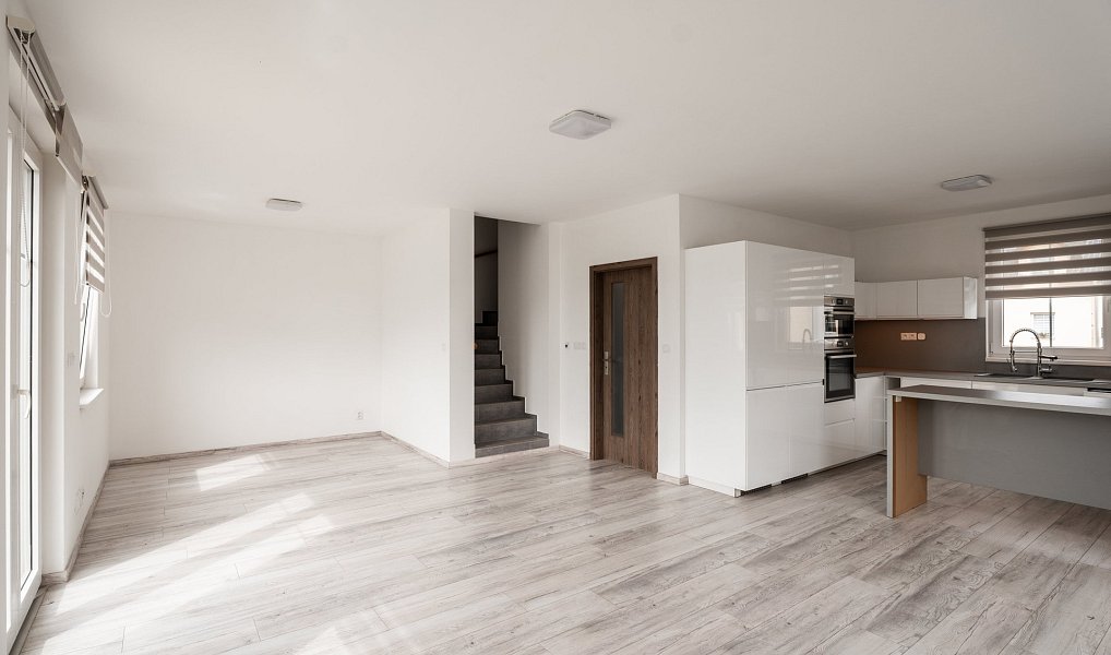 Pronájem domu 106 m² s pozemkem 701 m², Postřižín – náhled fotky 6