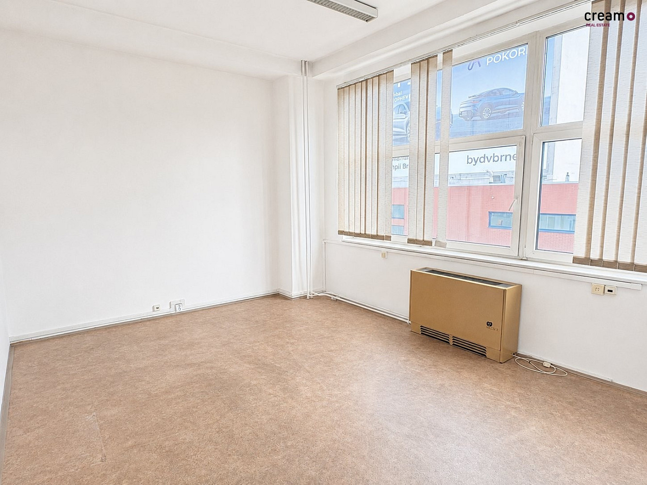 Pronájem kanceláře 660 m² – fotografie 5