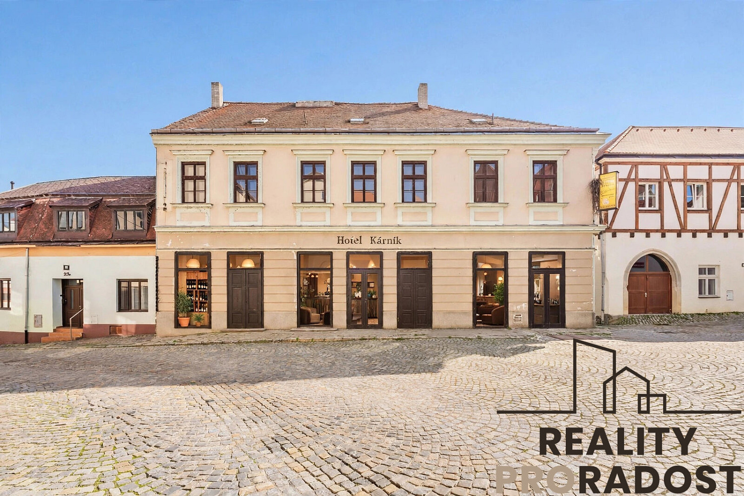 Prodej ubytovacího objektu 1 200 m² – fotografie 2