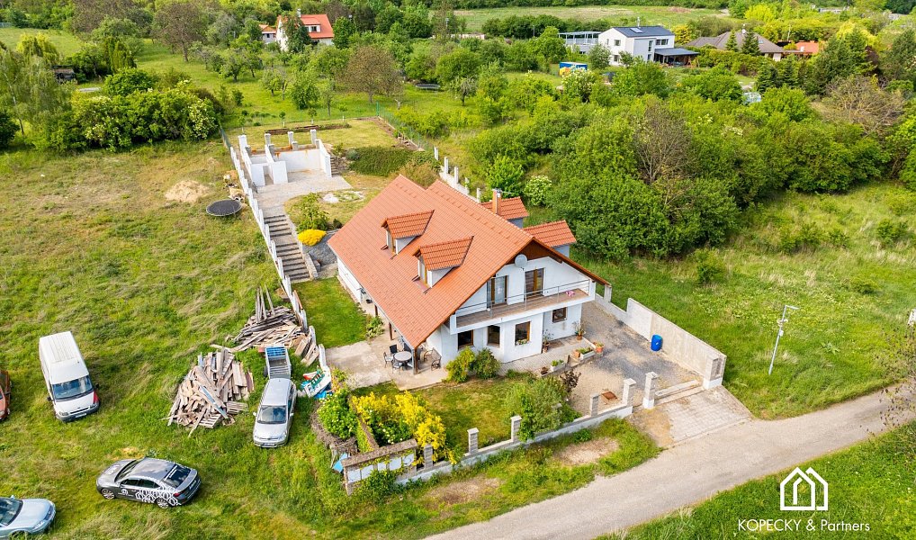 Prodej domu 252 m² s pozemkem 1 208 m², Nelahozeves – náhled fotky 34