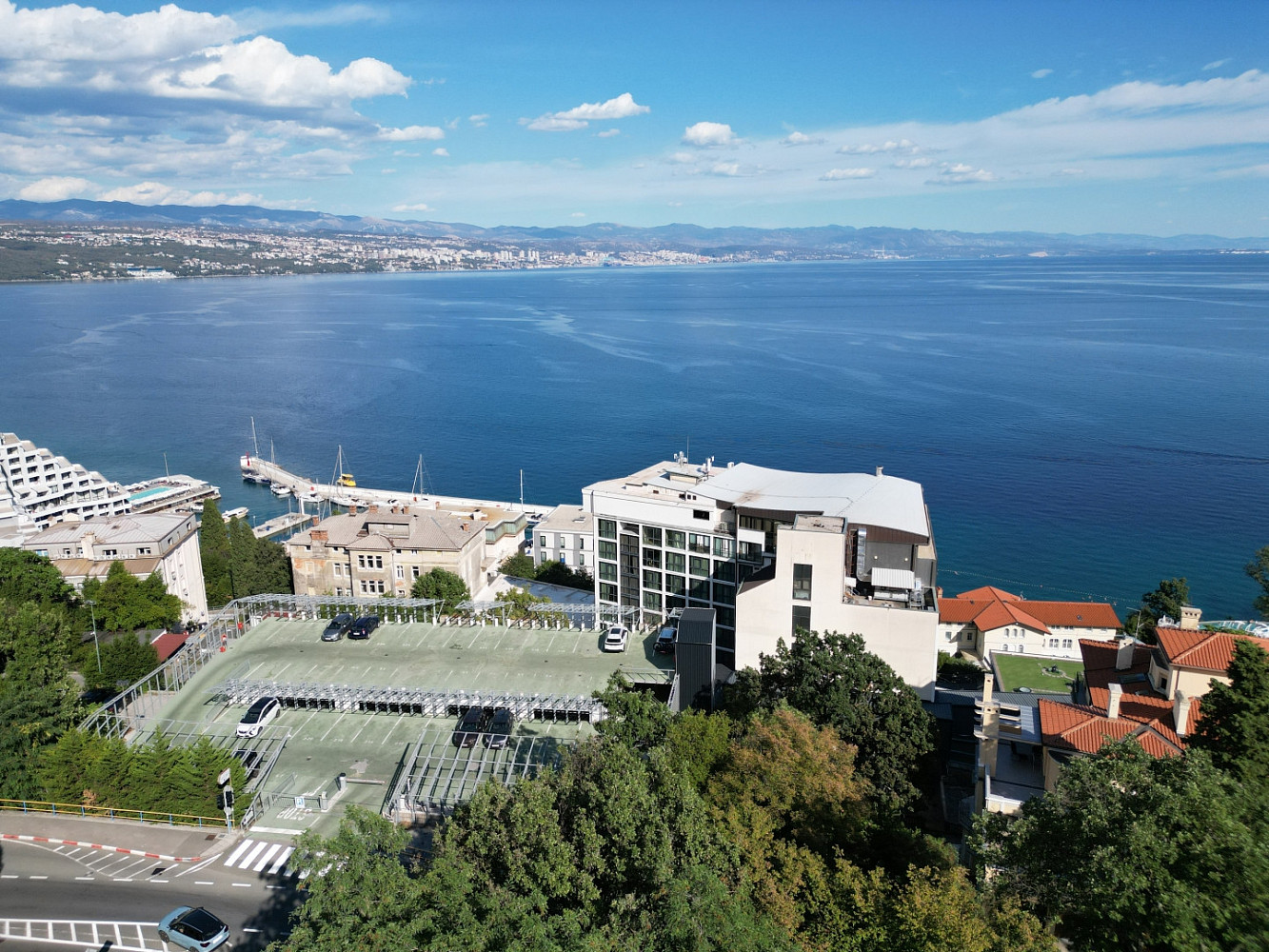 Prodej domu 300 m² s pozemkem 1 179 m²