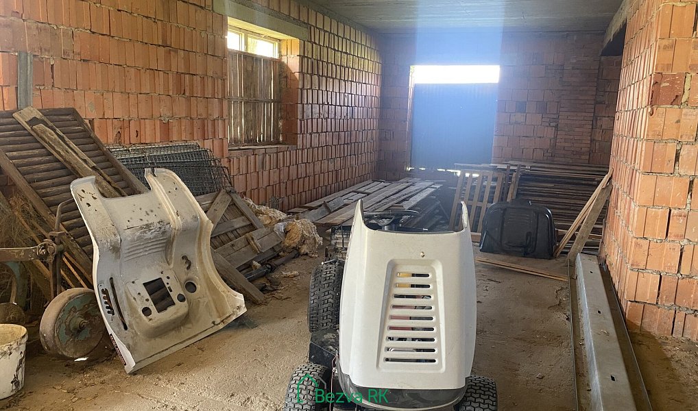 Prodej obchodních prostor 1 358 m², Varvažov – náhled fotky 11