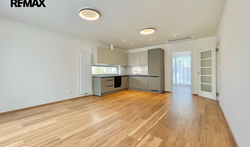 Pronájem bytu 4+kk 77 m², Praha – náhled fotky 2