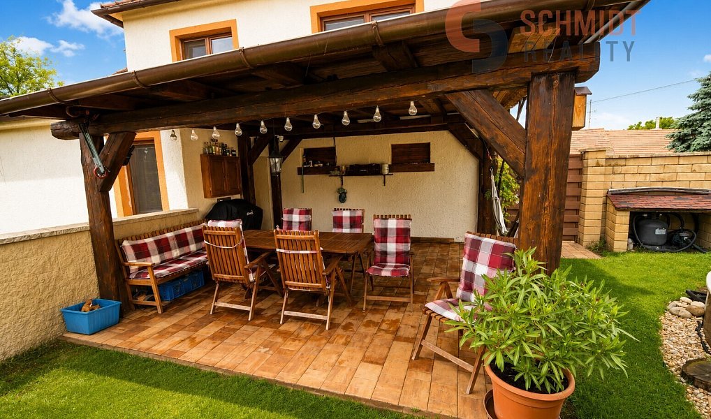 Prodej ubytovacího objektu 323 m², Bavory – náhled fotky 17