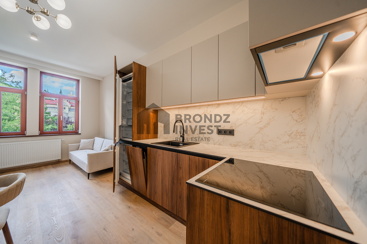 Pronájem bytu 2+kk 45 m² – fotografie 2