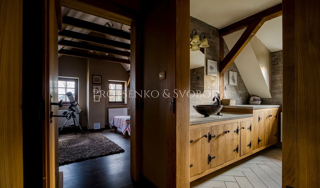 Prodej domu 230 m² s pozemkem 4 310 m², Horní Brusnice – náhled fotky 19